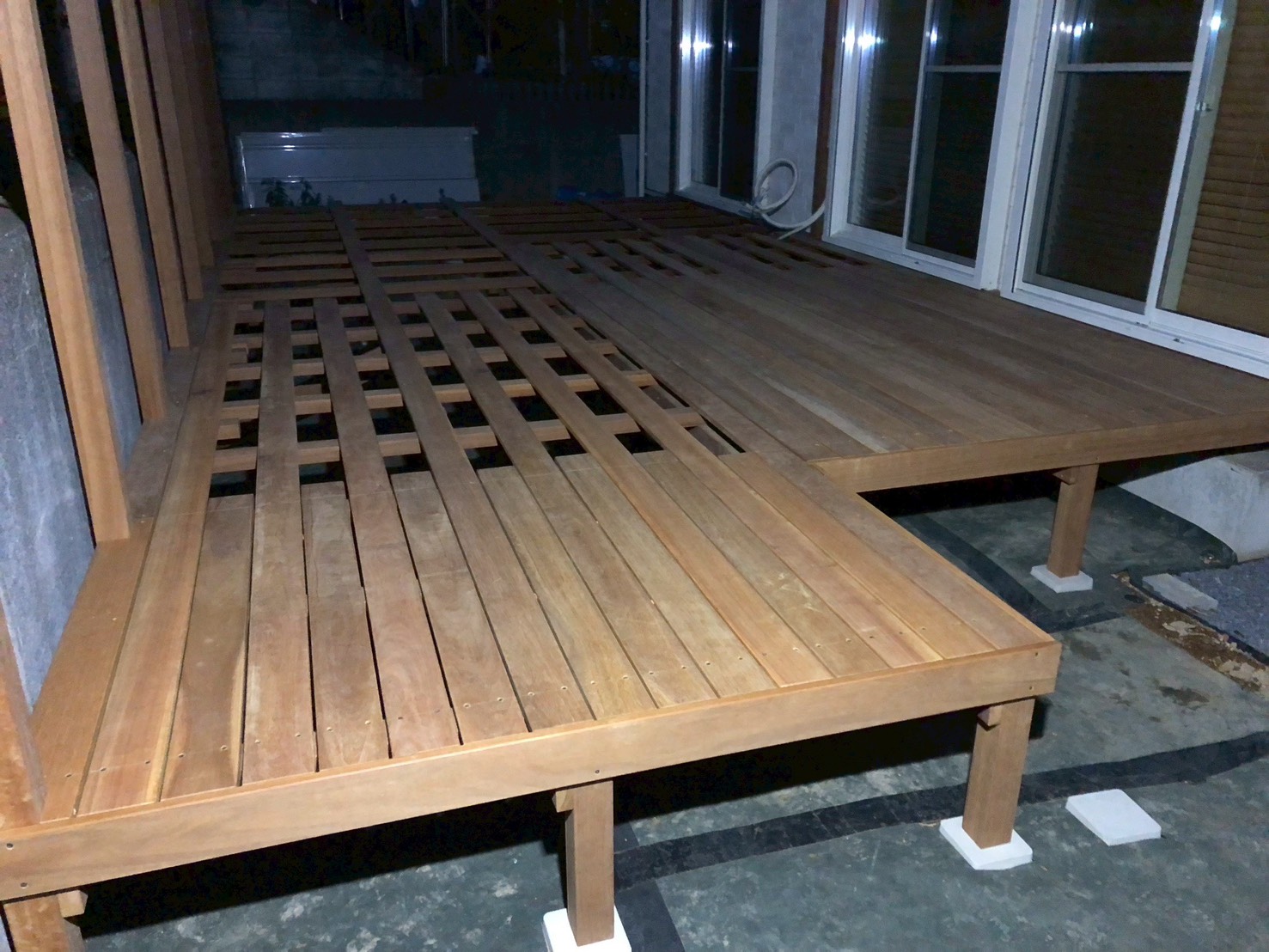 ウリンの床板の仮止め