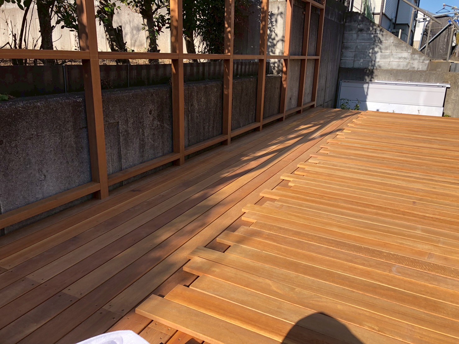 ウリンの縦張りフェンス下地