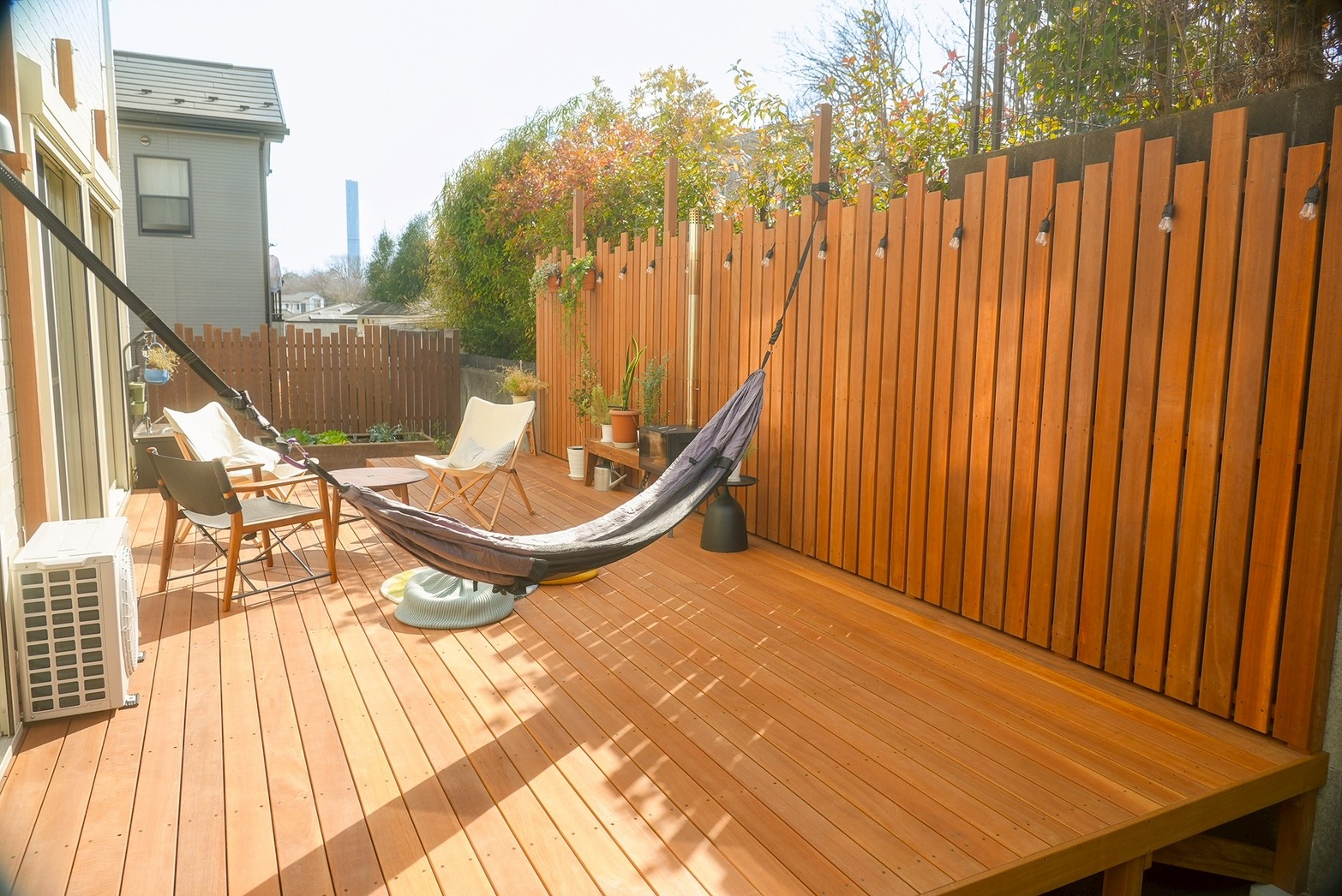 ハンモックとウリンウッドデッキ